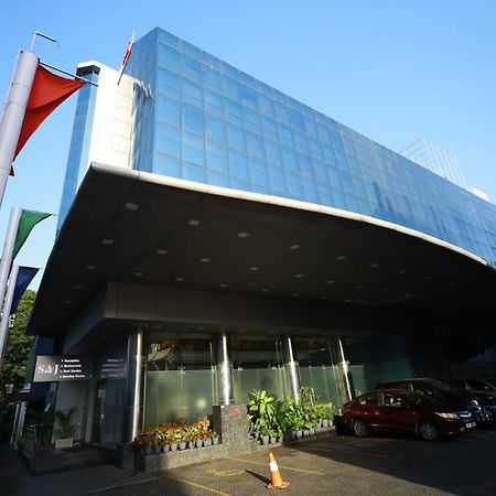 Saj Luciya -A Classified 4 Star Hotel Тривандрум Экстерьер фото