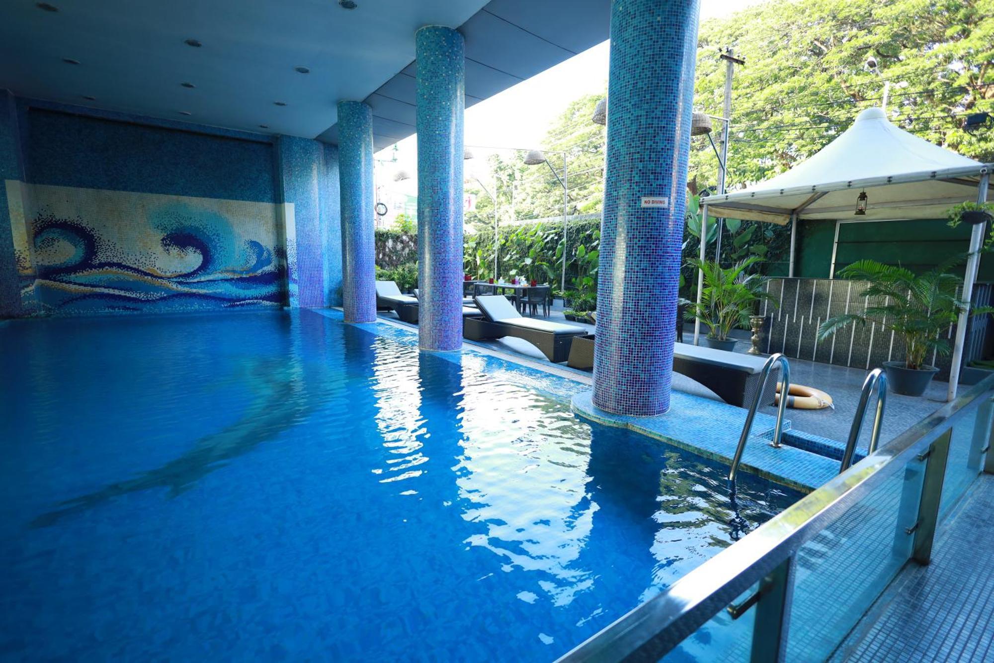 Saj Luciya -A Classified 4 Star Hotel Тривандрум Экстерьер фото