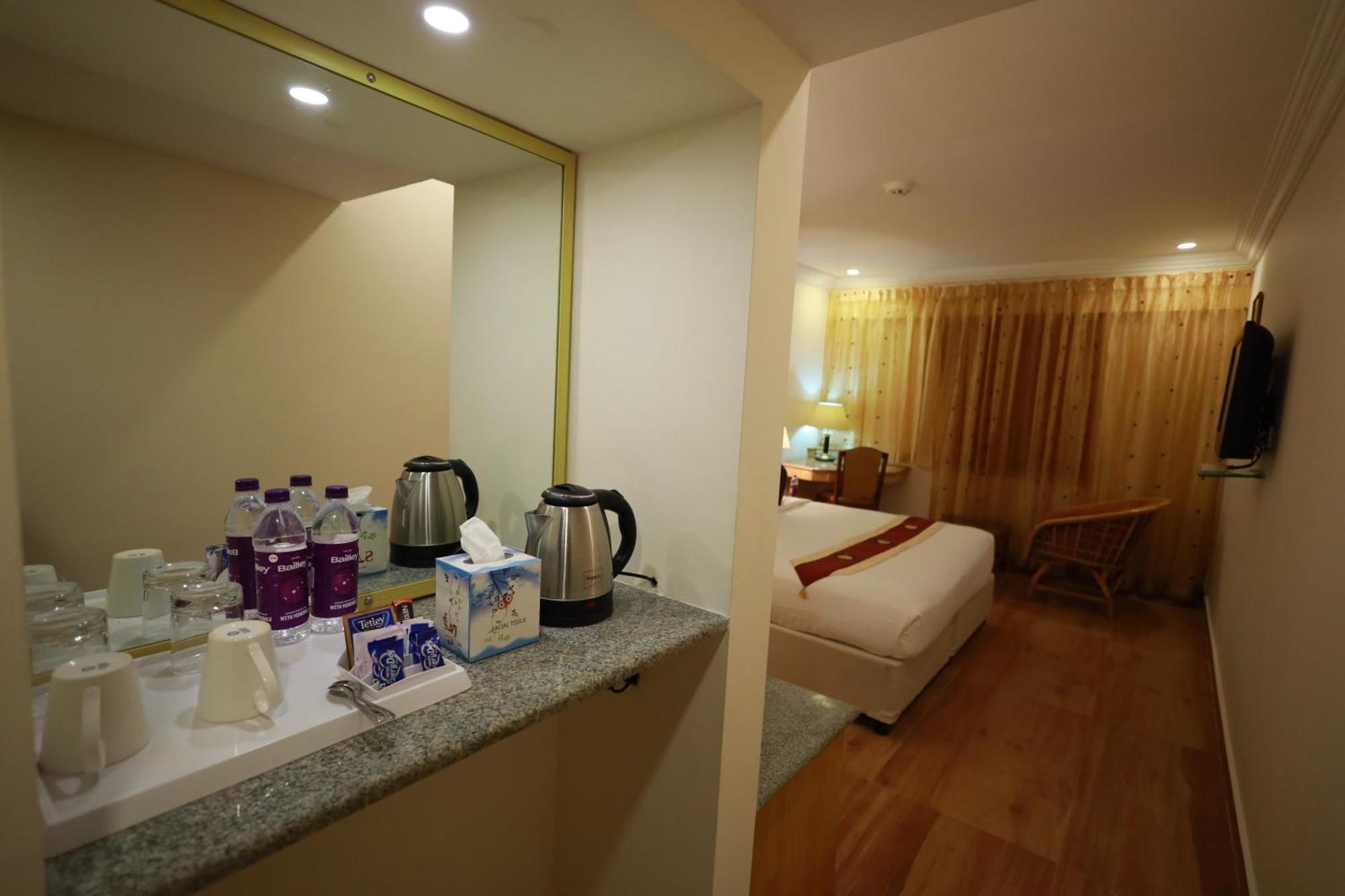 Saj Luciya -A Classified 4 Star Hotel Тривандрум Экстерьер фото