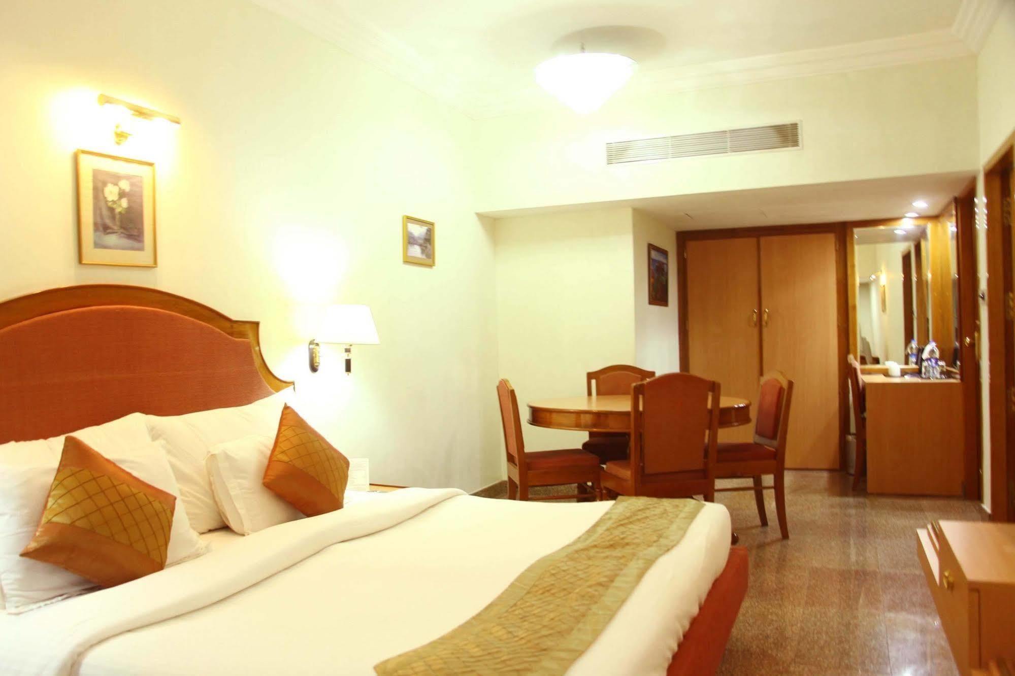Saj Luciya -A Classified 4 Star Hotel Тривандрум Экстерьер фото